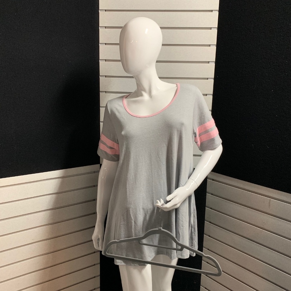 LuLaRoe Perfect T  Med.